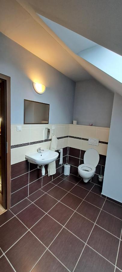 Ubytovanie U Huberta Bešeňová Exterior foto